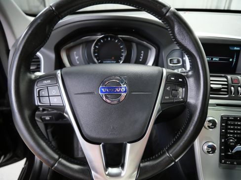 Used 2017 Volvo XC60 T5 Dynamic w/ Preferred Option Package AWD/4WD image 22