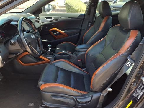 Used 2016 Hyundai Veloster Turbo image 11