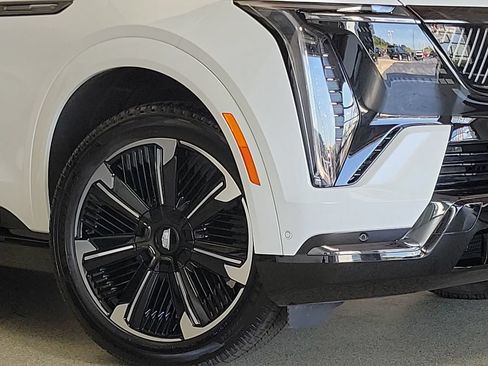 Used 2025 Cadillac Escalade IQ Sport 2 AWD/4WD image 2