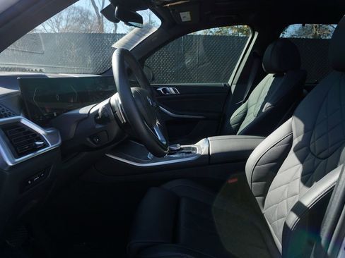 Used 2024 BMW X5 xDrive40i w/ Premium Package image 9