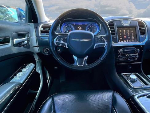 Used 2016 Chrysler 300 C RWD image 8