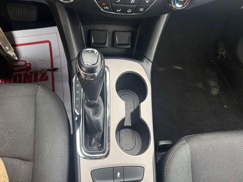 Used 2018 Chevrolet Cruze LS image 25