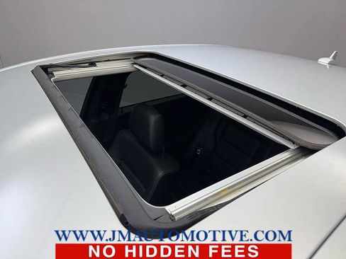 Used 2014 Mercedes-Benz E 350 4MATIC Sedan image 11