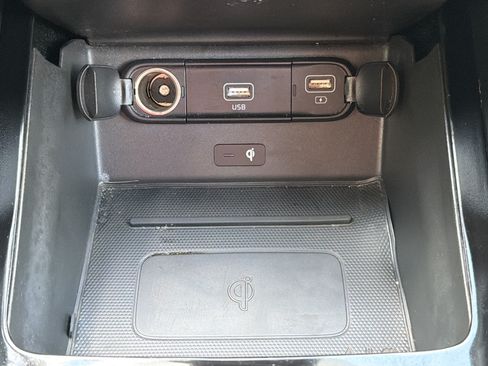 Used 2022 Kia Telluride SX w/ Towing Package FWD image 9