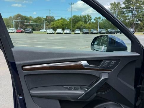 Used 2019 Audi Q5 2.0T Premium Plus w/ Premium Plus Package image 9