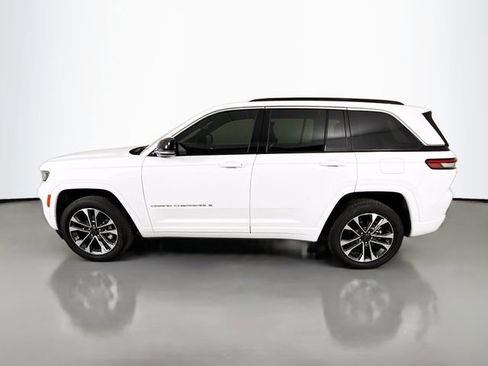 Used 2024 Jeep Grand Cherokee Overland w/ Luxury Tech Group IV image 4