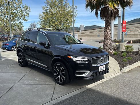 Used 2022 Volvo XC90 T8 Inscription Expression w/ Advanced Package image 4