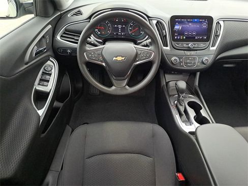 Used 2025 Chevrolet Malibu LS image 11