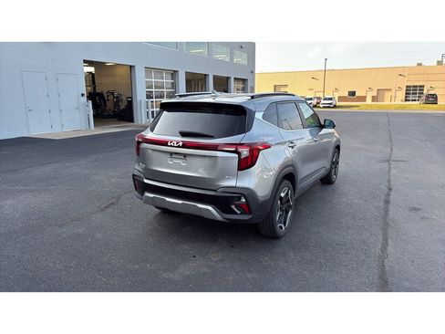 Used 2024 Kia Seltos SX w/ SX Sunroof Package AWD/4WD image 5