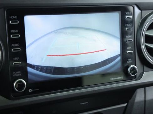 Used 2020 Toyota Tacoma TRD Off-Road image 18