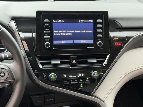 Used 2024 Toyota Camry SE w/ Convenience Package image 21