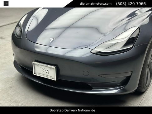 Used 2023 Tesla Model 3 Standard Range image 13