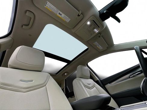 Used 2017 Cadillac XT5 Premium Luxury image 17