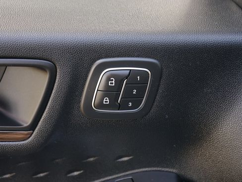 Used 2020 Ford Escape Titanium AWD/4WD image 12