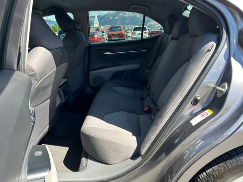 Used 2019 Toyota Camry LE w/ Carpet Mat Package FWD image 24