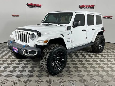 Used 2023 Jeep Wrangler Unlimited Sahara AWD/4WD image 5
