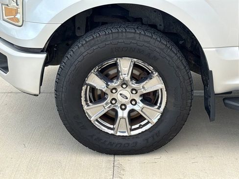 Used 2015 Ford F150 XLT w/ Equipment Group 302A Luxury image 11