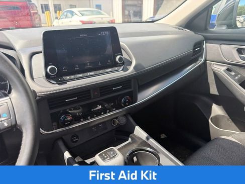 Used 2025 Nissan Rogue SV FWD image 15