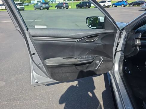 Used 2018 Honda Civic Sport image 32