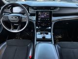 Used 2024 Jeep Grand Cherokee L Laredo image 2