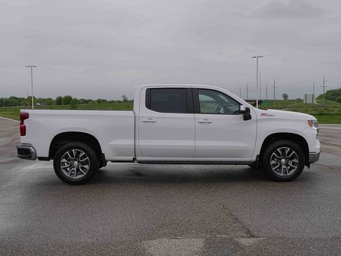 Used 2024 Chevrolet Silverado 1500 LT AWD/4WD image 5