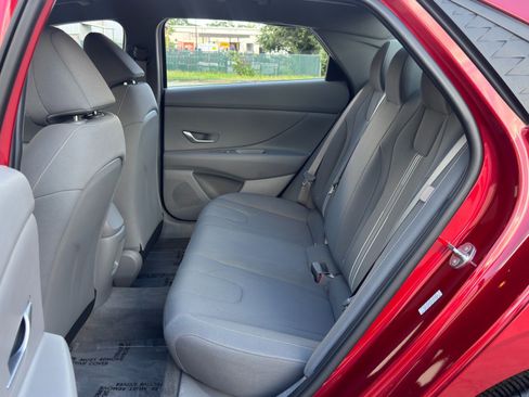 Used 2024 Hyundai Elantra SEL FWD image 38