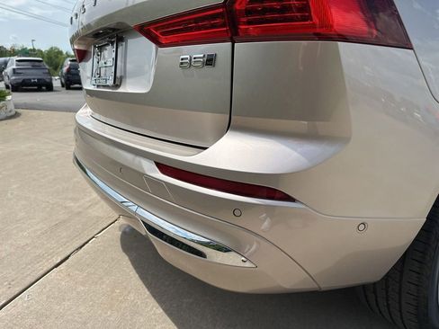 Certified 2023 Volvo XC60 B5 Plus w/ Climate Package AWD/4WD image 15