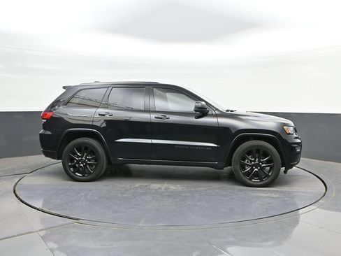 Used 2019 Jeep Grand Cherokee Altitude RWD image 25