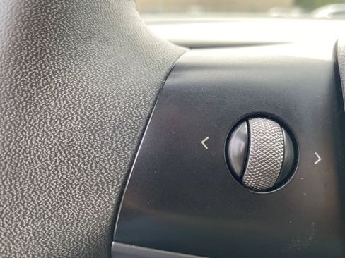 Used 2021 Tesla Model 3 Performance image 18