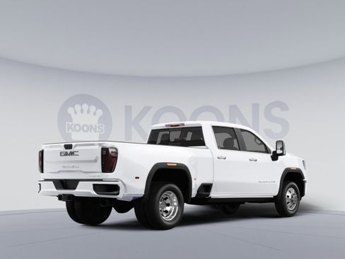 Used 2025 GMC Sierra 3500 Denali w/ Denali Reserve Package image 4