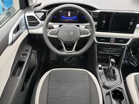 New 2026 Volkswagen Taos SE AWD/4WD image 10