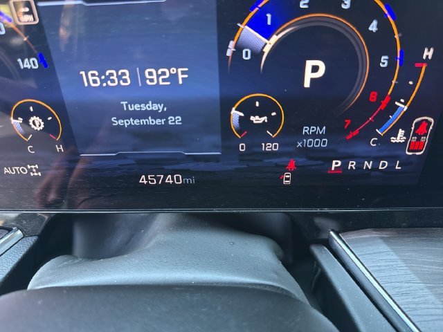 Certified 2025 Chevrolet Suburban Z71 AWD/4WD image 17