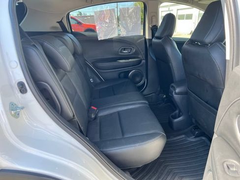 Used 2021 Honda HR-V EX-L image 10