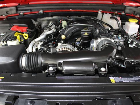 Used 2026 Jeep Gladiator Rubicon AWD/4WD image 36