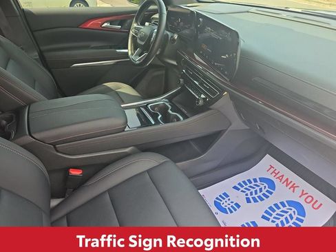 Used 2025 Chevrolet Traverse Z71 w/ Driver Confidence Package AWD/4WD image 15