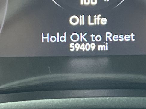 Used 2015 Dodge Challenger SXT w/ Super Sport Group (SS/T) image 22