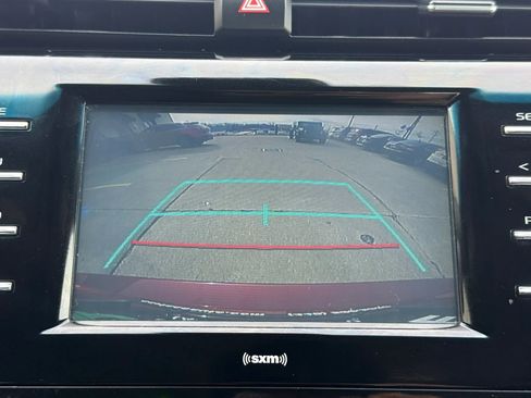 Used 2020 Toyota Camry LE image 31