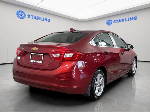Certified 2017 Chevrolet Cruze LT w/ Convenience Package FWD image 9