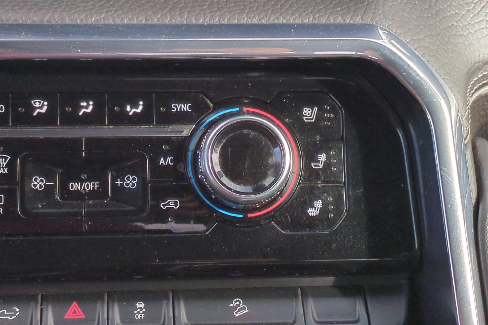 Used 2025 GMC Sierra 3500 Denali AWD/4WD image 29