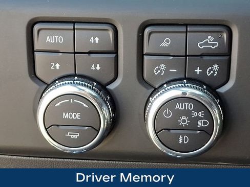 Used 2025 GMC Sierra 1500 AT4 w/ AT4 Premium Package image 11