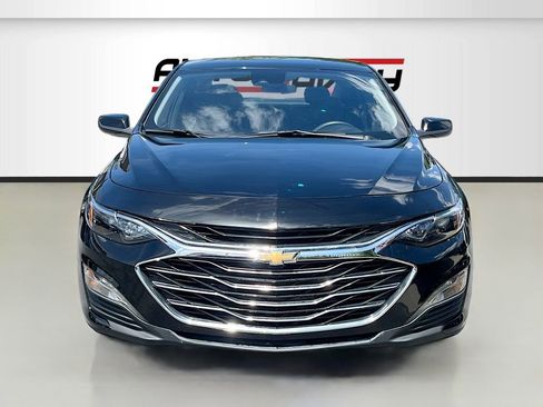 Used 2025 Chevrolet Malibu LT FWD image 2