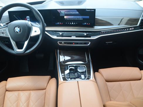 Used 2025 BMW X7 xDrive40i AWD/4WD image 17
