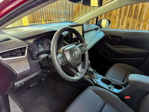 Used 2024 Toyota Corolla LE FWD image 6