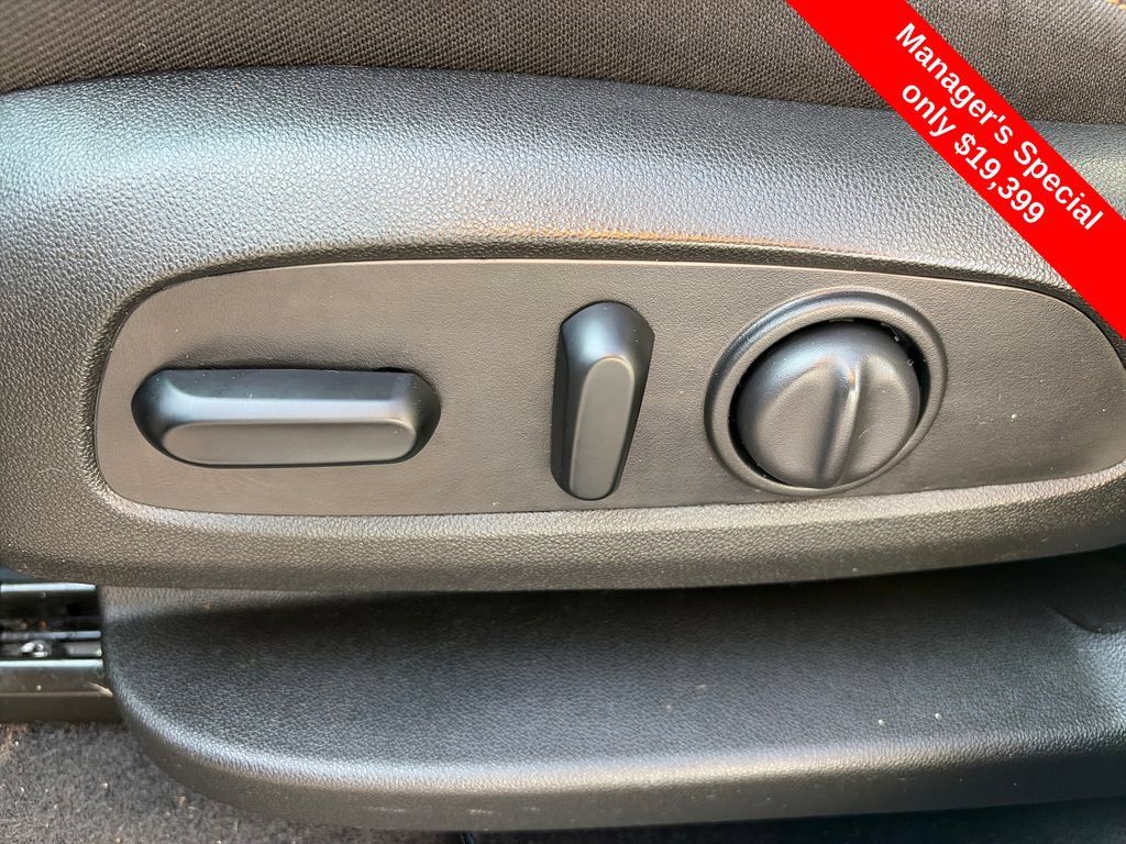 Used 2021 Chevrolet Equinox LT FWD image 15