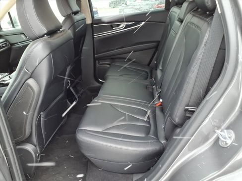 Certified 2023 Lincoln Nautilus AWD w/ Premium Package image 11