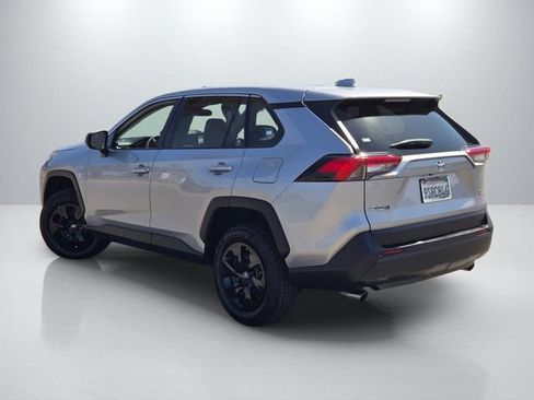 Used 2022 Toyota RAV4 LE w/ Carpet Mat Package (TMS) FWD image 6