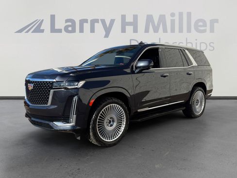 Used 2024 Cadillac Escalade Premium Luxury image 1