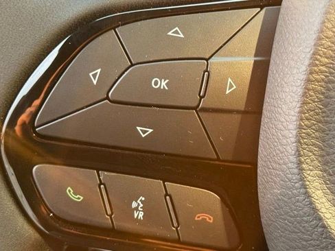 New 2026 Chrysler Pacifica Select FWD image 16