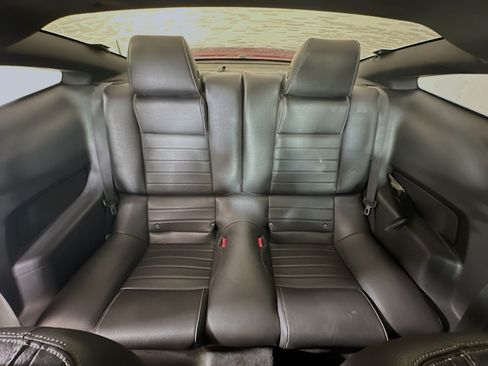 Used 2011 Ford Mustang GT Premium w/ Comfort Pkg RWD image 27