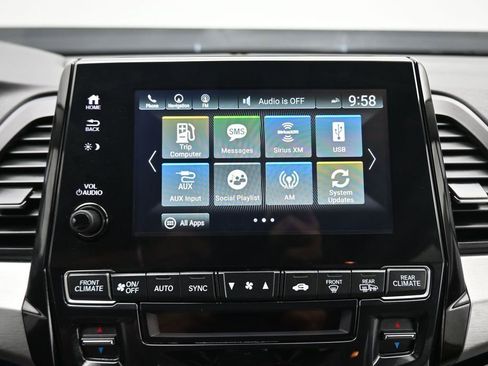 Used 2024 Honda Odyssey Touring image 17